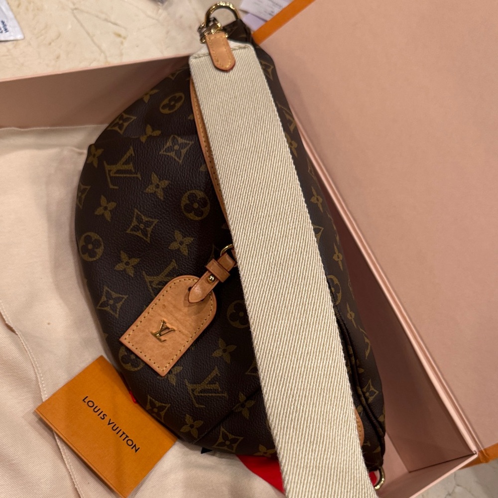 Louis Vuitton Brown High Rise Crossbody Bag - Picture 15 of 17